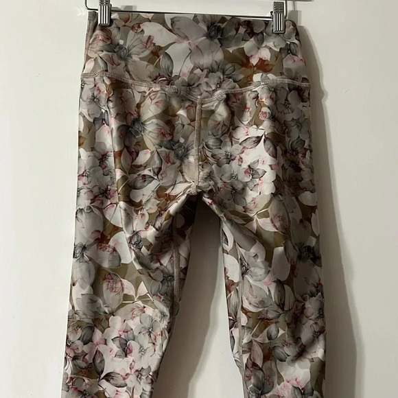 SAVVI Miya Petal Floral Leggings Botanical Smooth M Medium High Waisted - Picture 4 of 10
